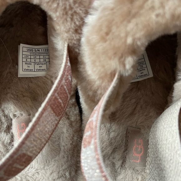 UGG Fluff Yea Slide -US 8 - Picture 3 of 4